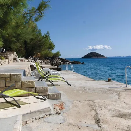 Stunning In Blato With House Sea View Appartement Prižba